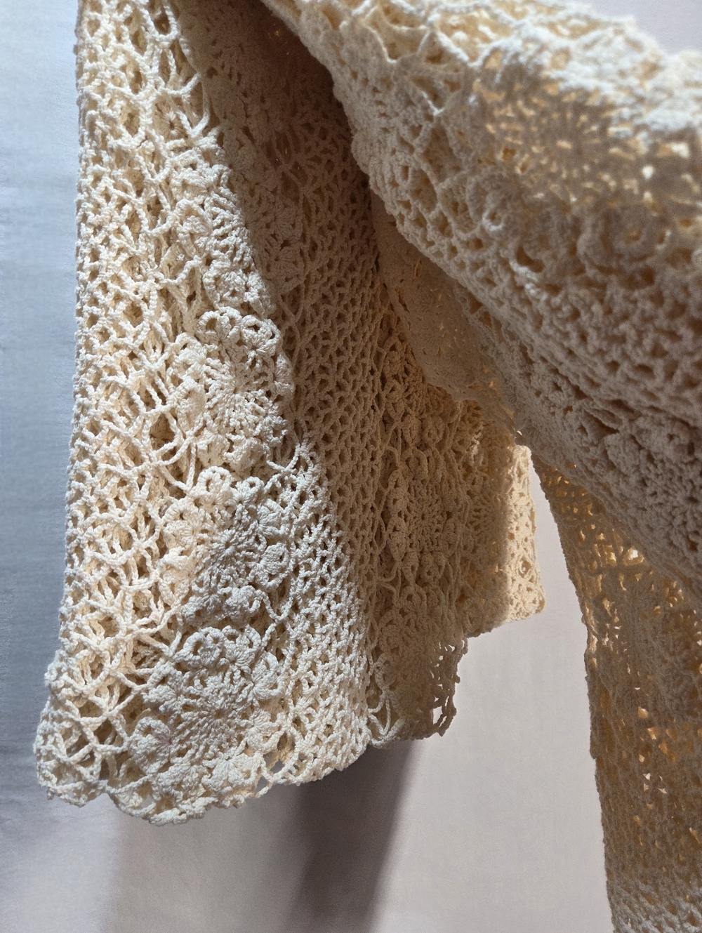 Large Oval Ivory Crochet Tablecloth Handmade Vintage Bohemian Cottagecore - Picture 4 of 6